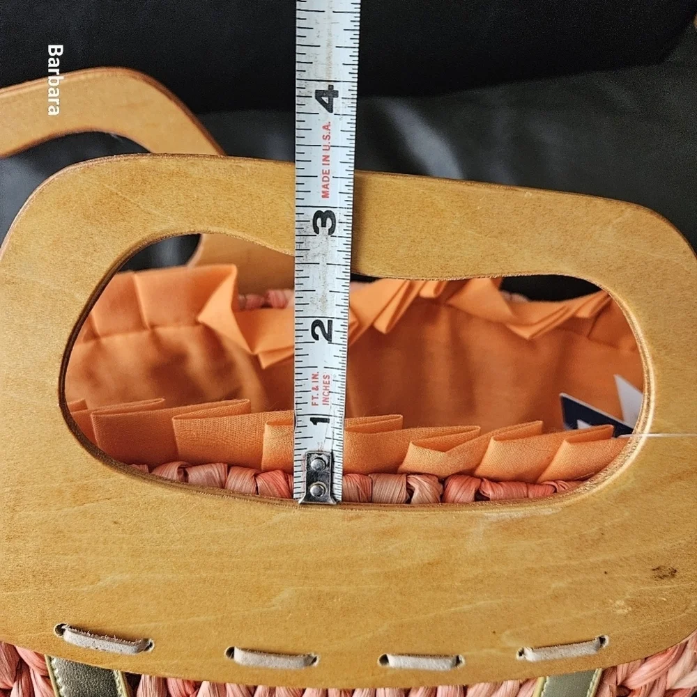 Seagull Studios "Urban Beach" Tangerine Raffia with Cornhusk Wooden Handles Bag - Picture 14 of 15